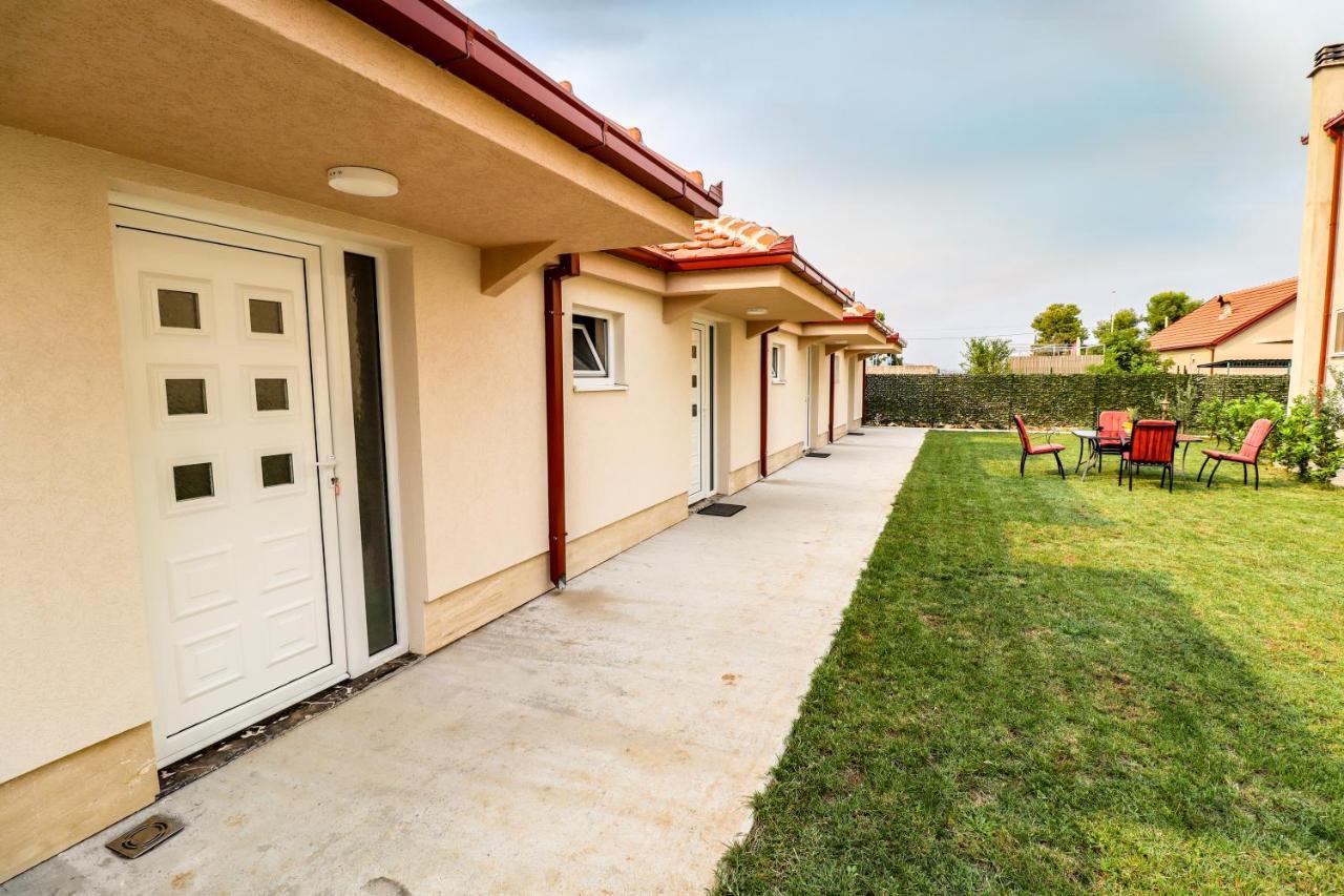 Simo Apartments Airport Podgorica Exterior photo