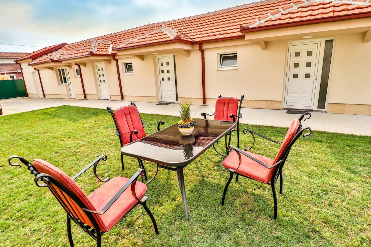 Simo Apartments Airport Podgorica Exterior photo