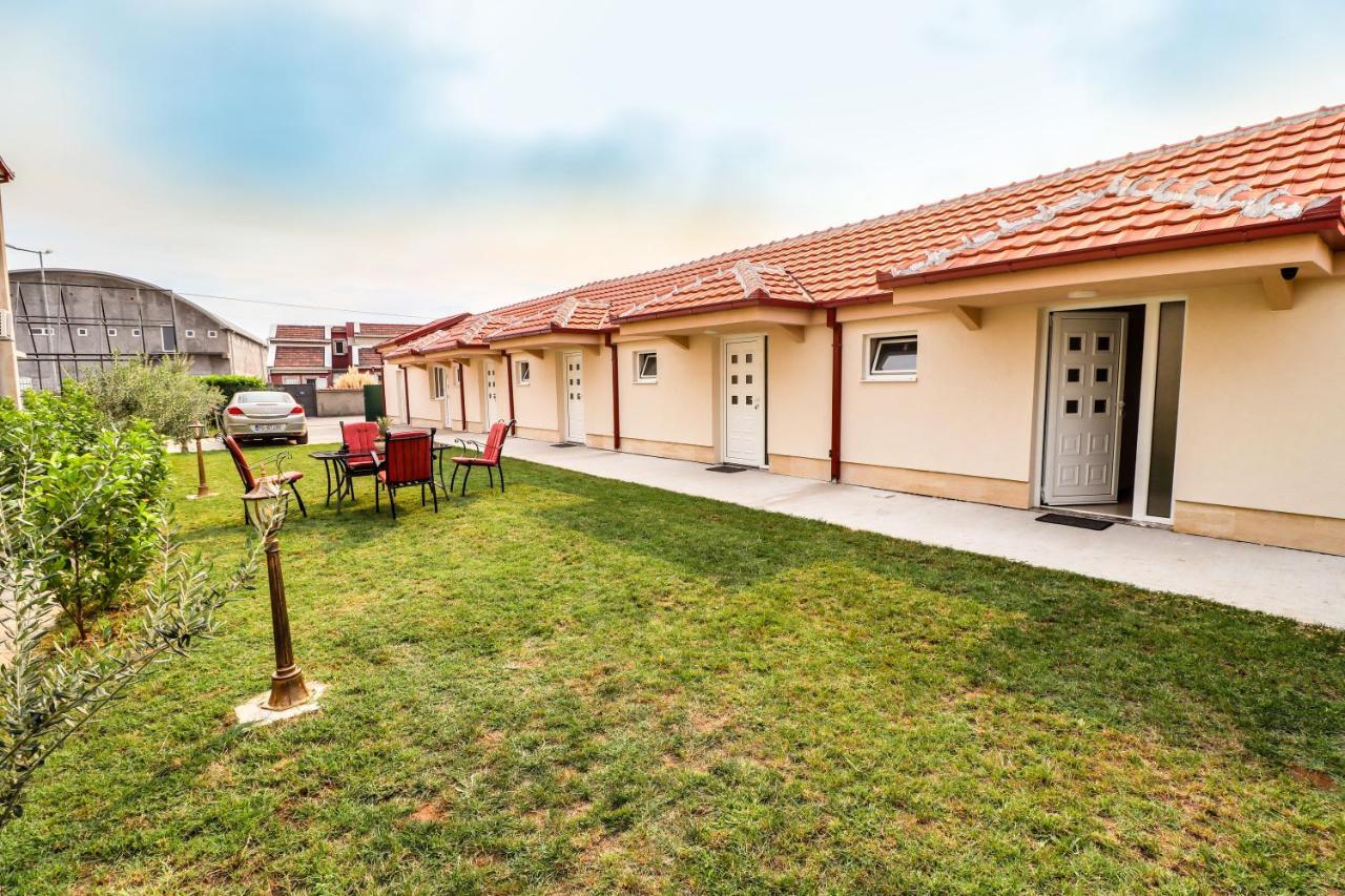 Simo Apartments Airport Podgorica Exterior photo