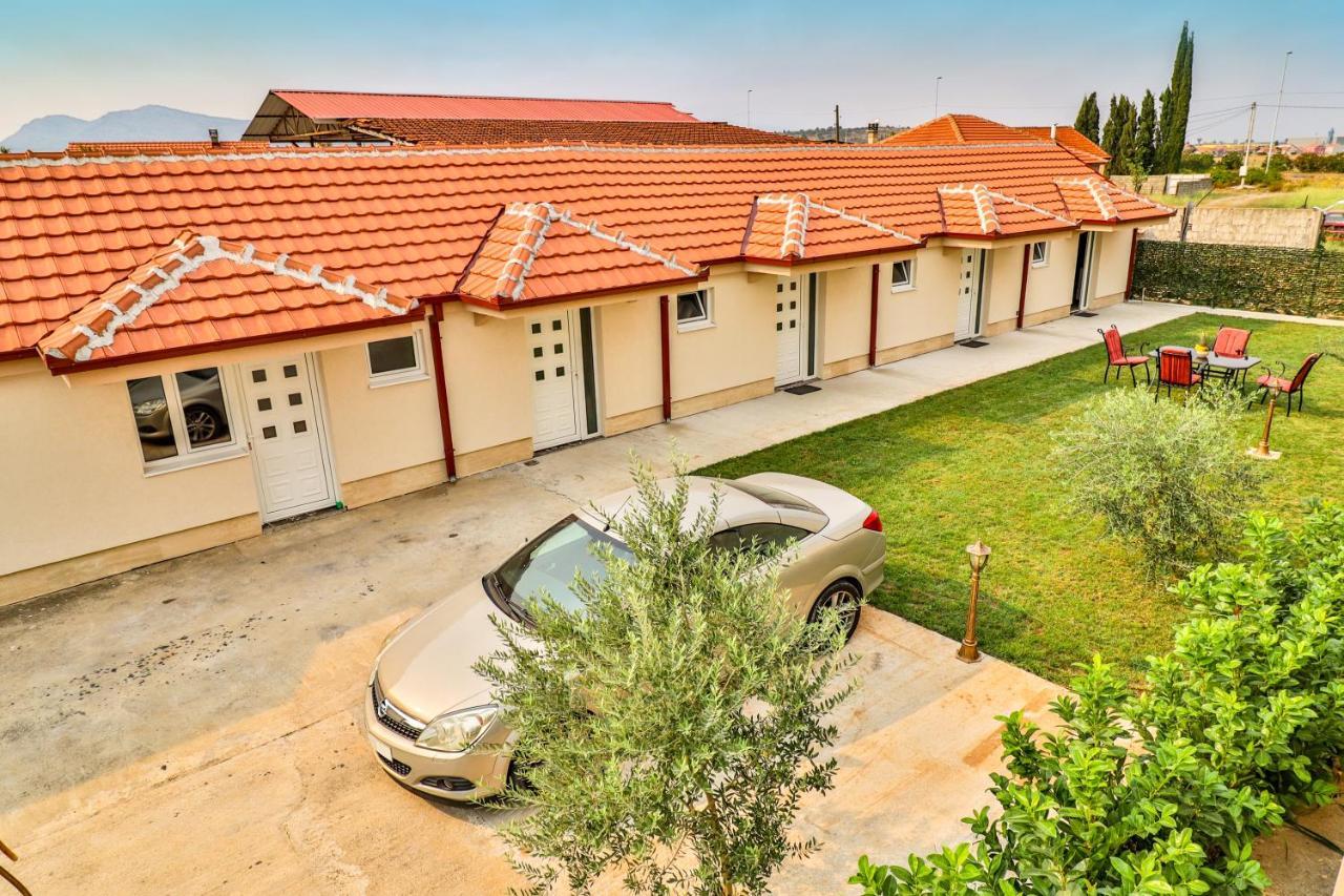 Simo Apartments Airport Podgorica Exterior photo