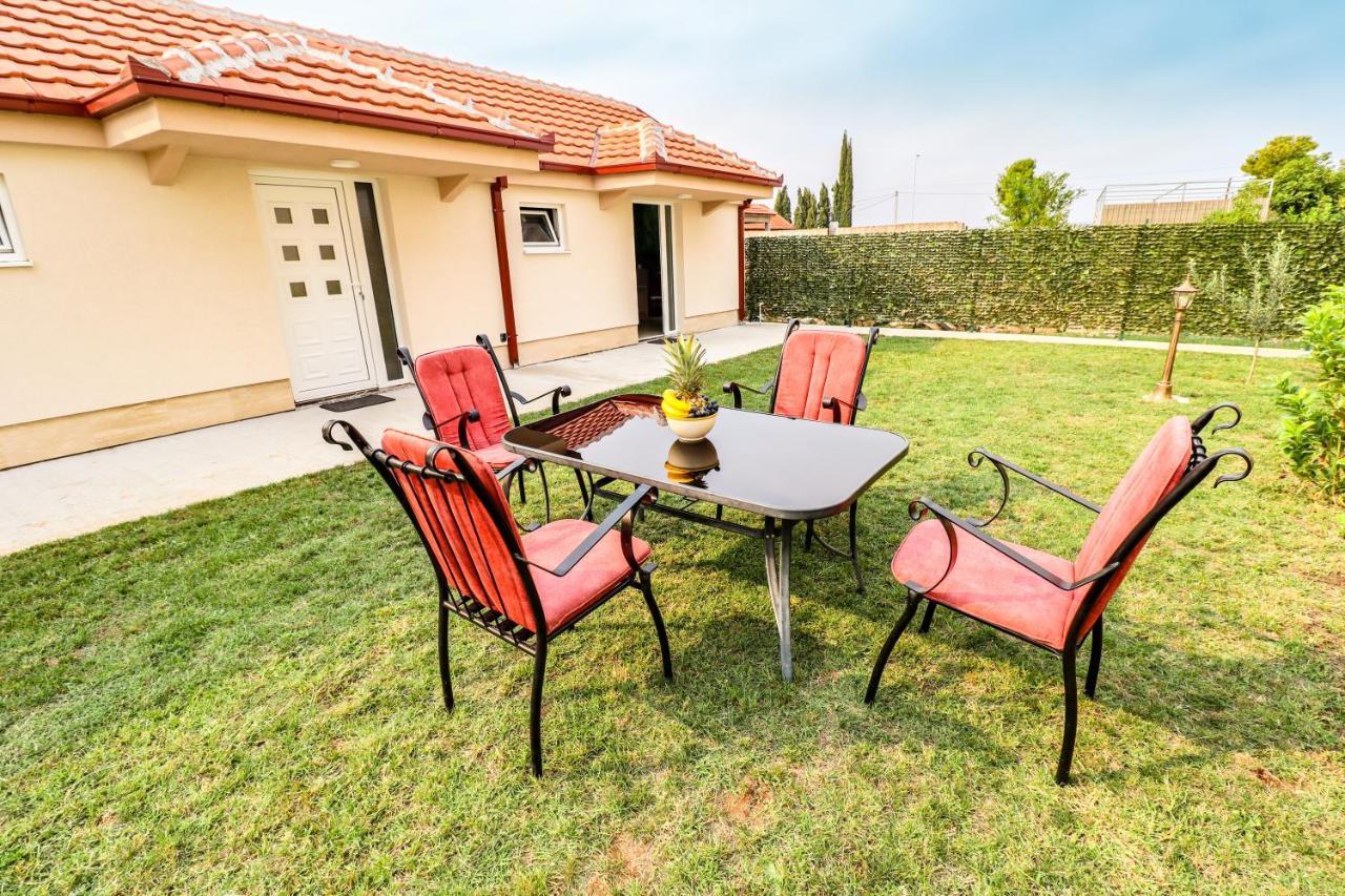 Simo Apartments Airport Podgorica Exterior photo